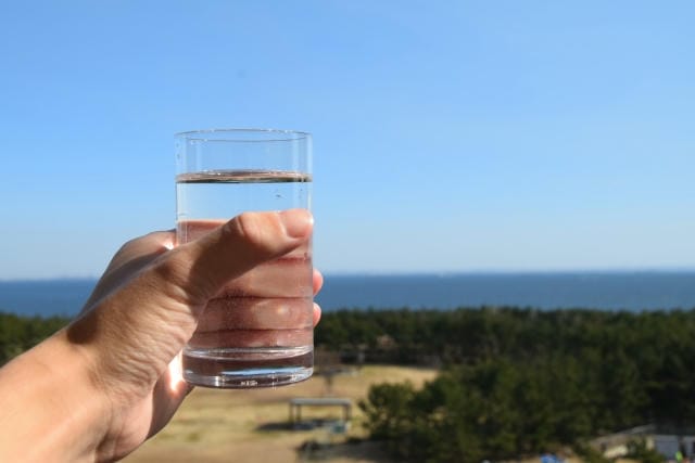 ガラス容器の魅力を引き出すDIYアイデア集