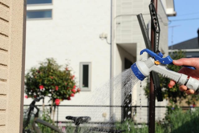 業務現場の効率化と安全を支えるガラス容器選定と最新管理活用術